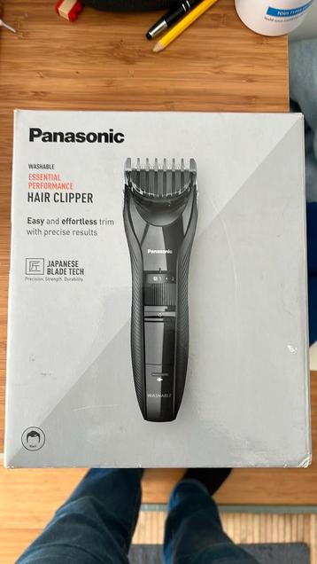 Tondeuse Panasonic ER GC 53 état neuf avec accessoires  disponible aux enchères