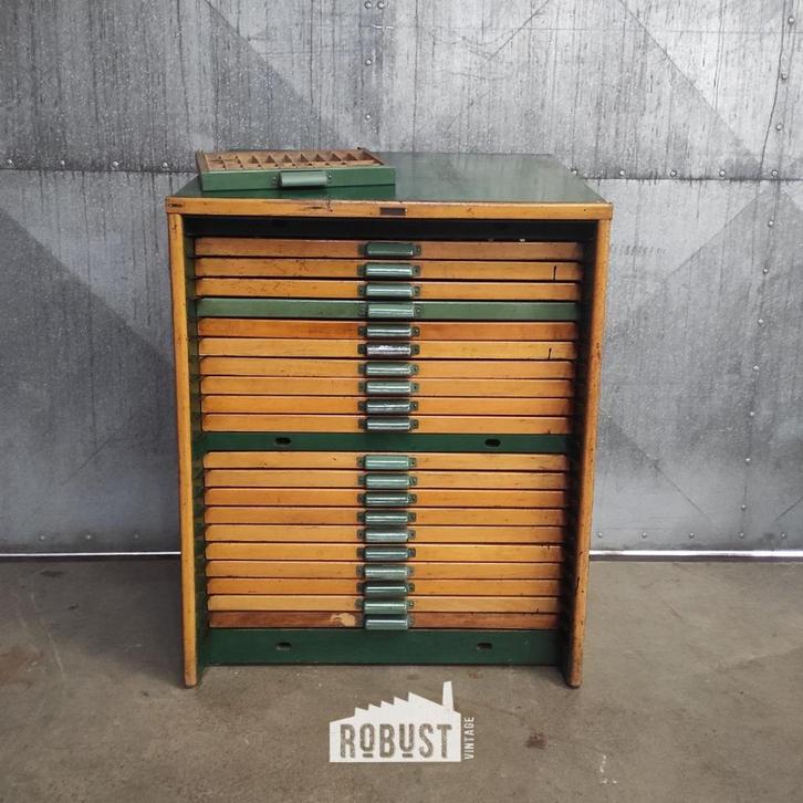 Plantin drukkerskast | Vintage zetkast met 20 lades, Huis en Inrichting, Kasten | Dressoirs, Zo goed als nieuw, 50 tot 100 cm