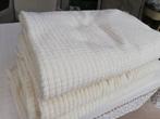Als nieuw 3 grote beige fleece dekens voor 25€, Maison & Meubles, Accessoires pour la Maison | Plaids & Couvertures, Comme neuf
