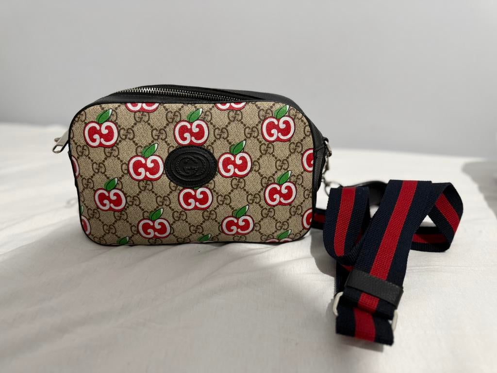 Saoche Gucci à vendre, Handtassen en Accessoires, Toilettassen, Zo goed als nieuw, Ophalen of Verzenden