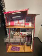 KidKraft houten poppenhuis – compleet met meubels!, Ophalen, Zo goed als nieuw