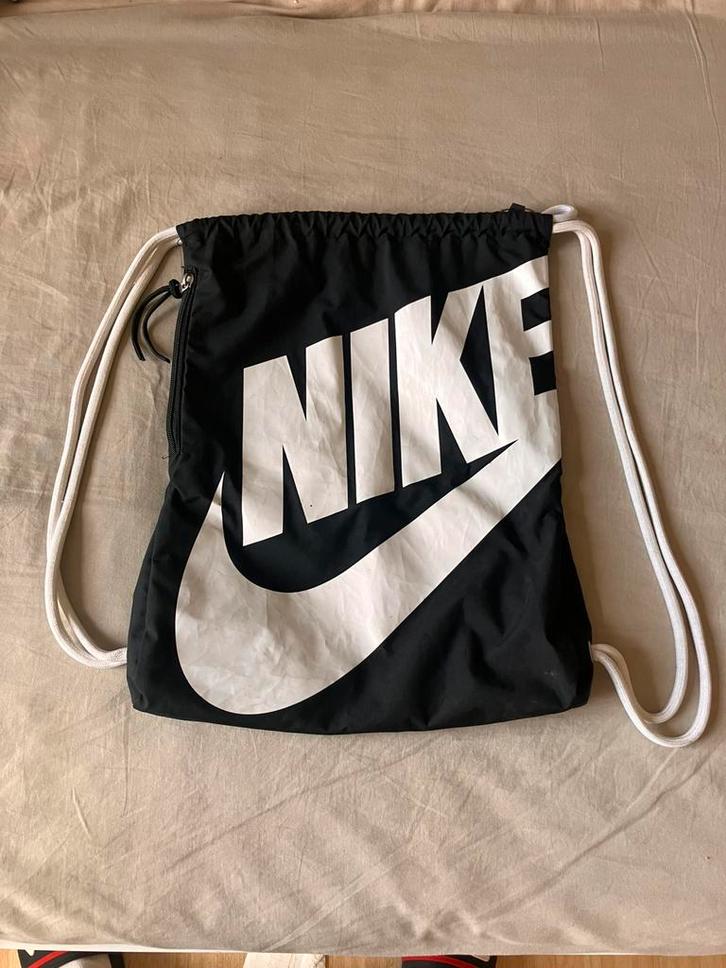 Sporttas Nike, Handtassen en Accessoires, Tassen | Sporttassen, Zo goed als nieuw, Unisex volwassen, Ophalen