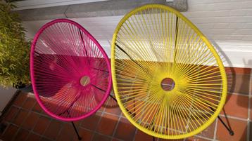 Leuke gekleurde stoelen  beschikbaar voor biedingen