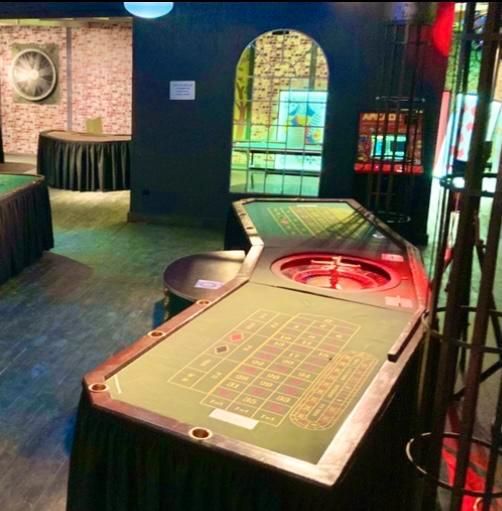 Oude professionele roulette groot formaat in hout en messing, Hobby en Vrije tijd, Kaarten | Zelfgemaakt, Ophalen