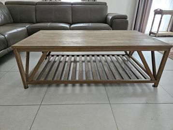 MASSIEF HOUTEN SALONTAFEL beschikbaar voor biedingen