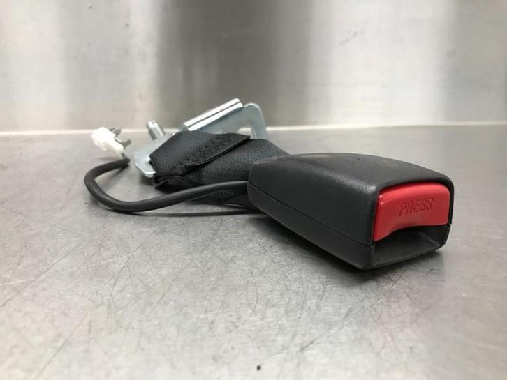 GORDELSLOT LINKS ACHTER Nissan Qashqai (J11) (01-2013/-), Auto-onderdelen, Interieur en Bekleding, Nissan, Gebruikt