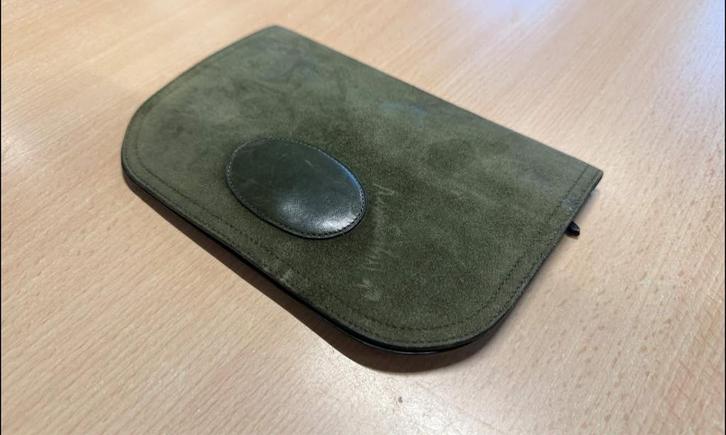 Pochette delvaux vintage daim / cuir, Telecommunicatie, Mobiele telefoons | Hoesjes en Screenprotectors | Apple iPhone, Gebruikt