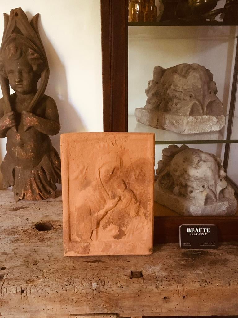 Héél oude terracotta gevelplaat ( OLV. van altijddurende .., Antiek en Kunst, Kunst | Beelden en Houtsnijwerken, Ophalen of Verzenden
