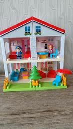 Eerste poppenhuis, Kinderen en Baby's, Speelgoed | Poppenhuizen, Ophalen, Zo goed als nieuw