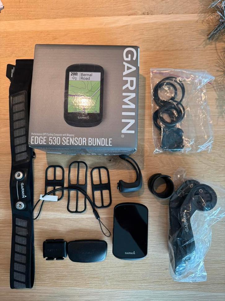 Garmin edge 530 sensor bundle, Fietsen en Brommers, Fietsaccessoires | Fietscomputers, Zo goed als nieuw, Cadanssensor, Ophalen