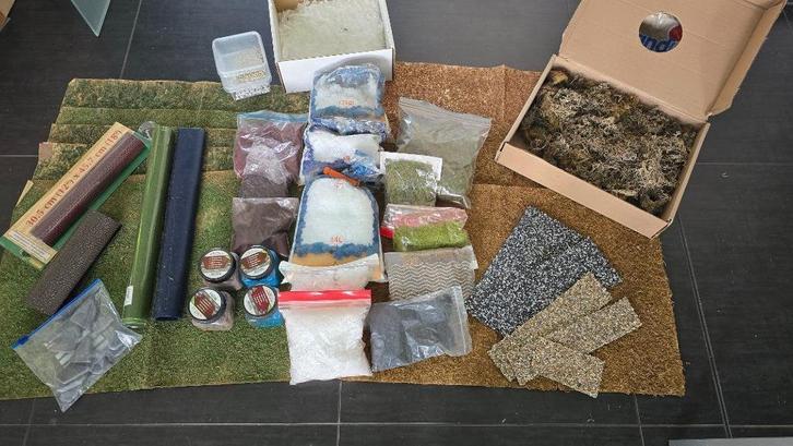 Grote partij scenery materiaal voor kerstdorp / diorama’s, Diversen, Kerst, Zo goed als nieuw, Ophalen of Verzenden