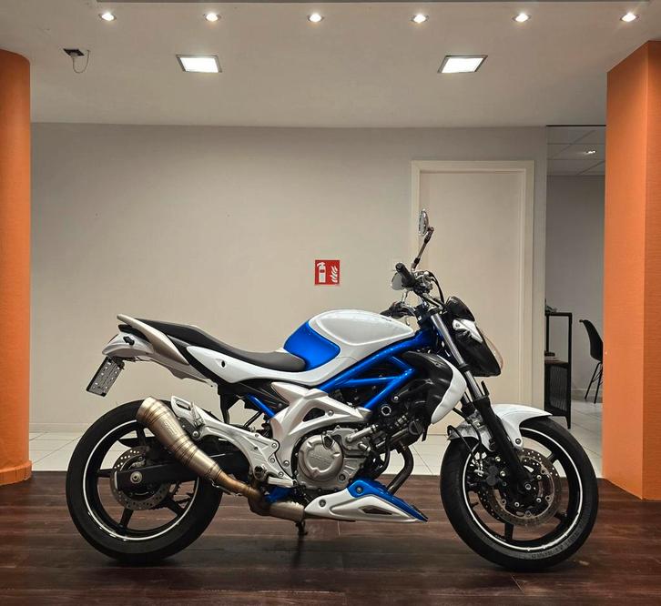 Suzuki Gladius 650**2010**18.437km**Garantie, Motos, Motos | Suzuki, Entreprise, Naked bike, Enlèvement