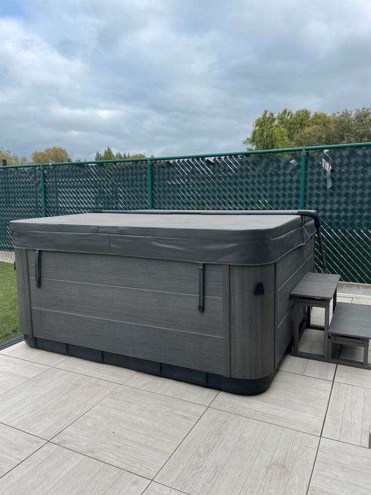 Jaccuzi, Tuin en Terras, Bubbelbaden en Hottubs, Zo goed als nieuw, Trap, Ophalen