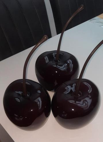 Decoratieve kersen, large, rood plastiek beschikbaar voor biedingen