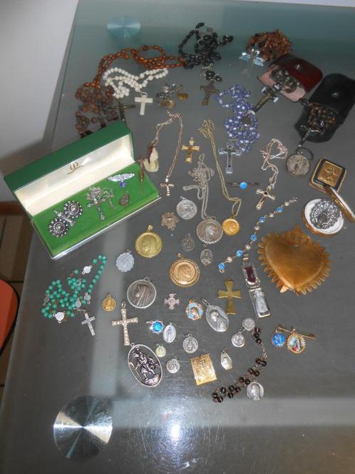 Lot d anciennes médailles et chapelets religieux, Antiquités & Art, Antiquités | Objets religieux, Enlèvement ou Envoi