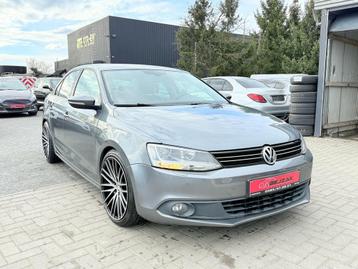 Volkswagen Jetta 2.0TDi 140pk DSG Autm zeer nette wagen beschikbaar voor biedingen