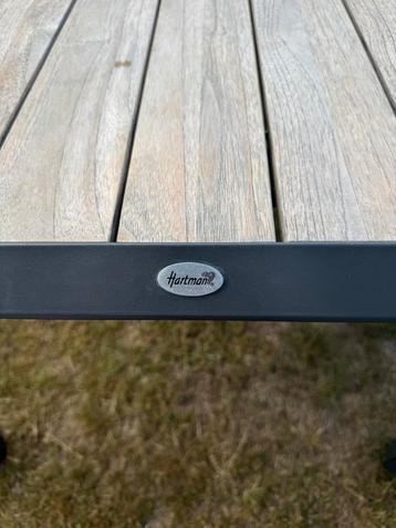 Tuintafel beschikbaar voor biedingen