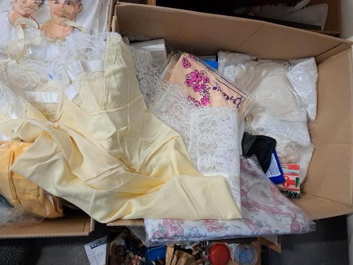 Antiek Vintage Kleding Onderjurkjes Lingerie Hoeden Kousen, Antiek en Kunst, Antiek | Kleding en Textiel, Dames, Heren, Ophalen