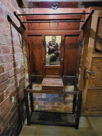Porte-manteaux ancien beschikbaar voor biedingen