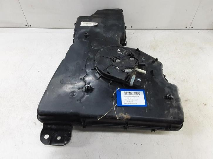 RESERVOIR ADBLUE Volkswagen Tiguan (AD1) (5QF131877F), Autos : Pièces & Accessoires, Systèmes d'échappement, Volkswagen, Utilisé