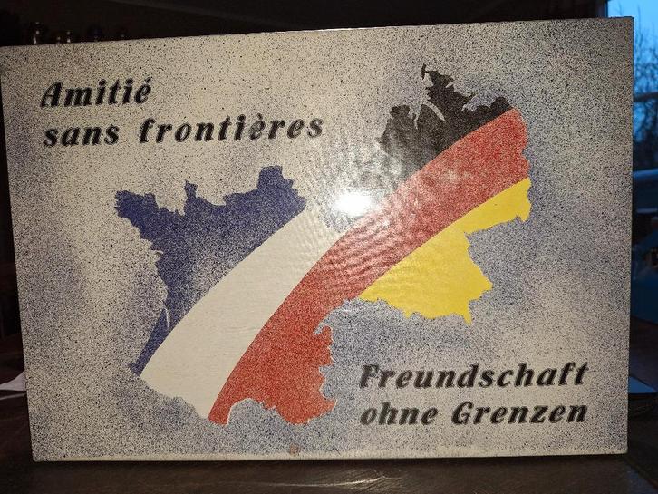 AMITIE SANS FRONTIERES FREUNDSCHAFT OHNE GRENZEN, Hobby & Loisirs créatifs, Jeux de société | Jeux de plateau, Utilisé, Trois ou quatre joueurs