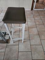 2x setjes krukje met tafel totaal 4 krukjes en 2 tafels, Huis en Inrichting, Barkrukken, Ophalen