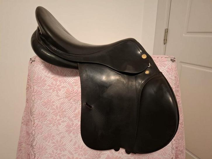 Prestige Silverstar springzadel 17" zwart, Dieren en Toebehoren, Paarden en Pony's | Zadels, Gebruikt, Springen, Ophalen of Verzenden