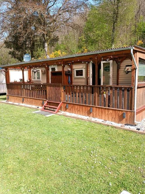 Stacaravan wintervast totaal vernieuwd, Caravans en Kamperen, Caravans, Particulier, Frans bed, Omvormbare zithoek, Airco, Douche