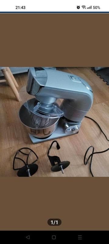 Keukenrobot met toebehoren  beschikbaar voor biedingen
