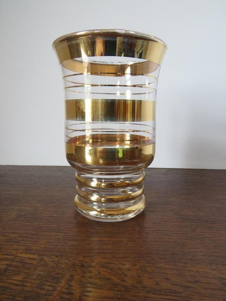 Kleine glazen vaas met vergulding, Antiek en Kunst, Antiek | Vazen, Ophalen of Verzenden