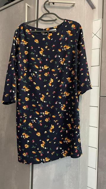 Nieuwe jurk lange mouwen gele bloemen blauw M beschikbaar voor biedingen