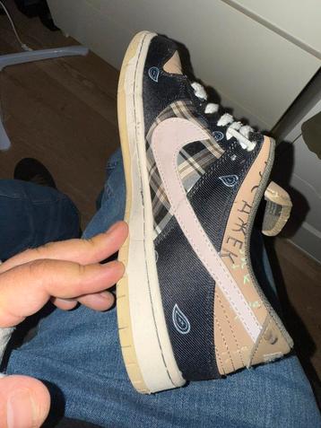 Travis Scott dunk low SB EU45 beschikbaar voor biedingen