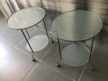 Bijzettafel mat glas op wieltjes (Prijs per stuk!!) beschikbaar voor biedingen