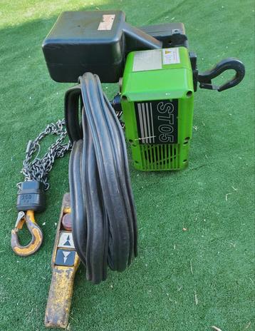 STAHL ST05 elektrische kettingtakel beschikbaar voor biedingen