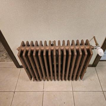Gietijzer radiator 7 stuks beschikbaar voor biedingen