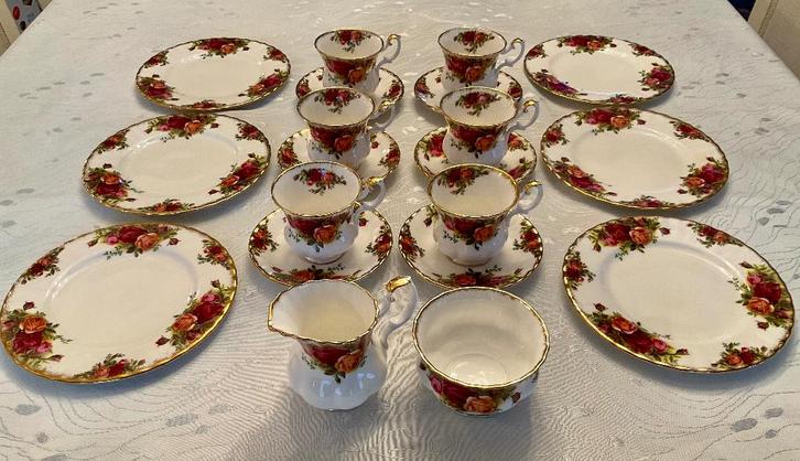 Royal Albert Old Country Rose servies 20 pièces, Antiek en Kunst, Antiek | Servies compleet, Ophalen