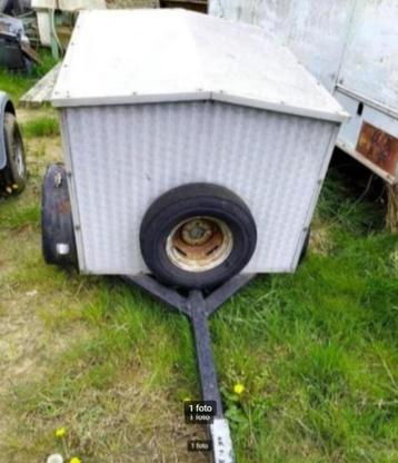 Hondenaanhangwagen voor twee honden beschikbaar voor biedingen