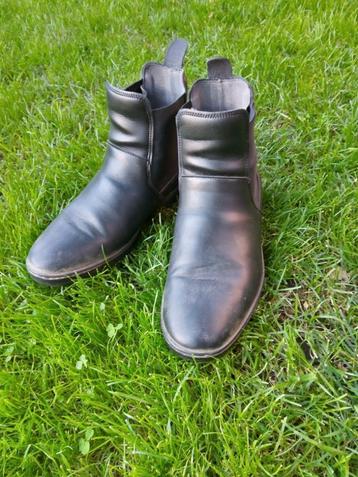 stalschoenen beschikbaar voor biedingen