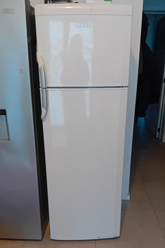 koelkast "Beko" met diepvries, Elektronische apparatuur, Koelkasten en IJskasten, Gebruikt, Ophalen of Verzenden