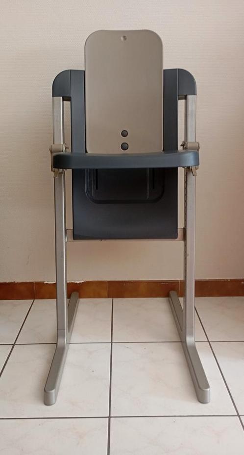 Brevi Meegroeistoel – Verstelbaar en multifunctioneel, Kinderen en Baby's, Kinderstoelen, Zo goed als nieuw, Meegroeistoel, Afneembaar eetblad