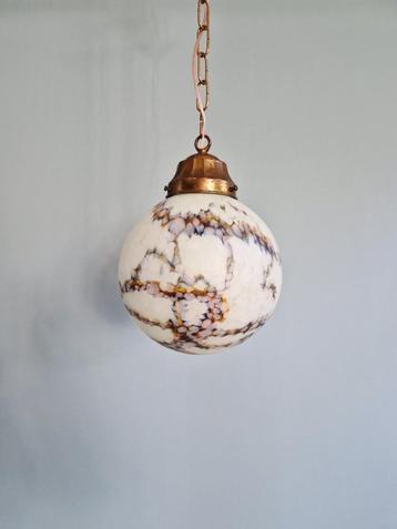Suspension Art Déco en opaline moucheté, 1920/30 beschikbaar voor biedingen