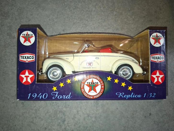 Texaco 1940 Ford – schaal 1:32 – in originele verpakking, Hobby en Vrije tijd, Modelauto's | 1:24, Zo goed als nieuw, Ophalen