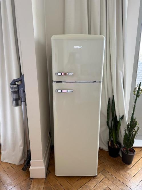 DOMO retro crèmekleurige koel-vriescombinatie, Elektronische apparatuur, Koelkasten en IJskasten, Zo goed als nieuw, Met aparte vriezer