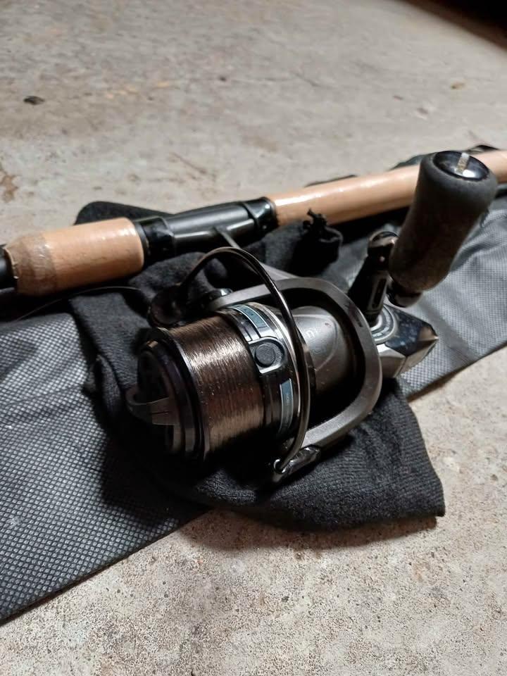 Sonik werphengel en matrix molen, Watersport en Boten, Hengelsport | Algemeen, Zo goed als nieuw, Werphengel, Ophalen