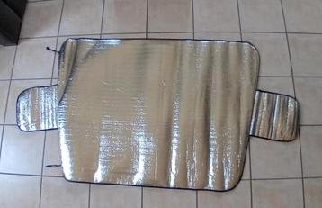 Groot zonnevizier of vorstbescherming 145 cm x 1 m beschikbaar voor biedingen