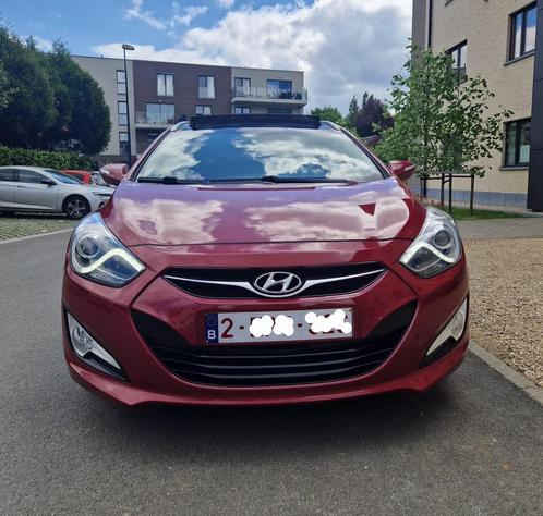 Hyundai i40 automatique !, Auto's, Hyundai, Particulier, i40, Open dak, Diesel, Euro 5, Break, 5 deurs, Automaat, Rood, Zwart