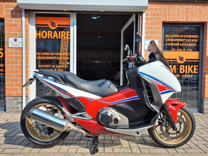 HONDA INTEGRA 750 DCT DE MARS 2015 12 900 KMS !, Motos, Motos | Honda, Entreprise, Scooter, plus de 35 kW, 2 cylindres, Permis Moto A