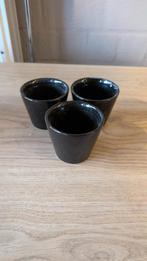 3 zwarte bloempotjes - H 6 - daim 7 - 3€, Ophalen of Verzenden, Gebruikt, Minder dan 25 cm, Minder dan 40 cm