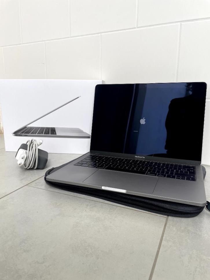 MacBook Pro 13 pouces, Informatique & Logiciels, Apple Macbooks, Comme neuf, MacBook Pro, 13 pouces, 2 à 3 Ghz, 256 GB, 8 GB, Azerty