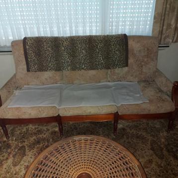 Volledige salon   beschikbaar voor biedingen